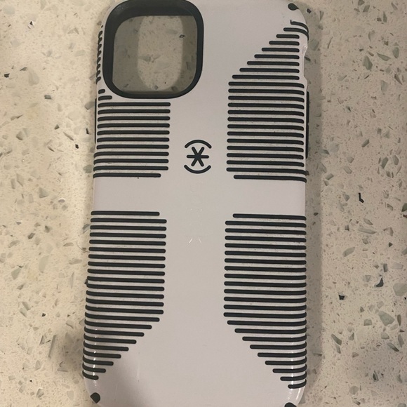 iPhone 11 Pro speck case - Picture 2 of 5